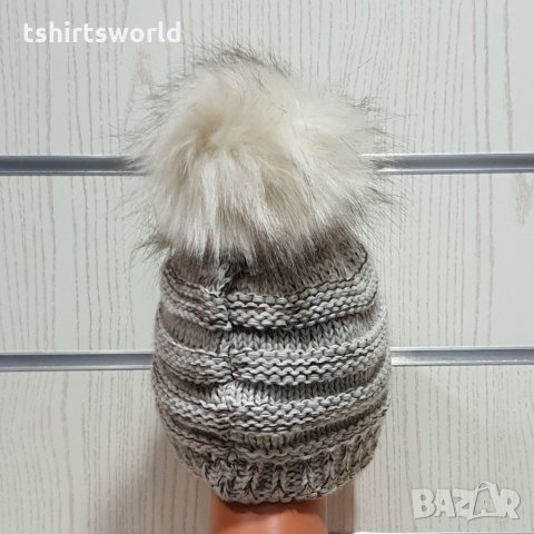 Нова дамска плетена шапка бял меланж с помпон/пух, снимка 4 - Шапки - 30963144