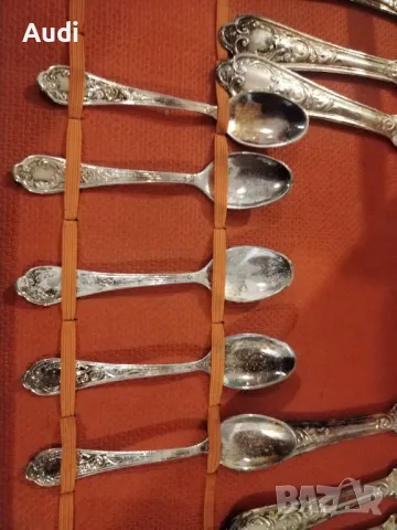 Посребрени прибори за хранене. Комплекта е в кутия  Комплектьт включва: Вилица и льжица за сервиране, снимка 4 - Прибори за хранене, готвене и сервиране - 50181454