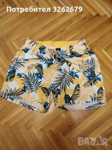 Hugo Boss 100 % оригинални бански размер L