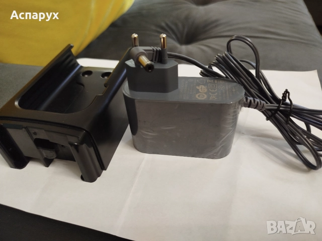 Зарядно и поставка за стена за вертикална прахосмукачка Ровента RH9A73WO, RH9AD1WO