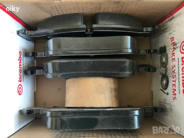 Чисто нови накладки за спирачки BREMBO  подходящи за БМВ BMW – P 06 035, снимка 2 - Части - 55780973
