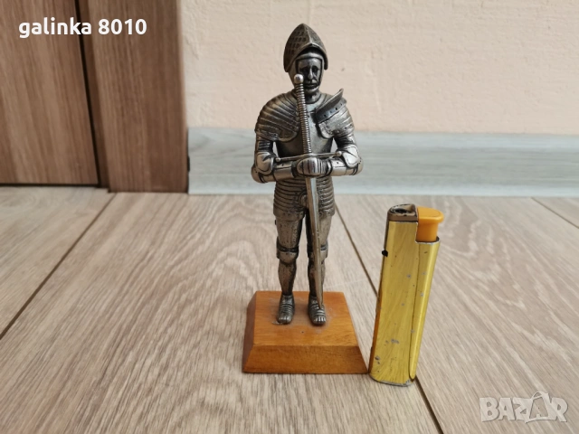 Стар метален рицар, снимка 2 - Антикварни и старинни предмети - 53932112