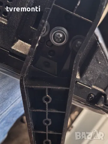 оригинална стойка КРАЧЕТА за телевизор Crown модел 32VF66VW, снимка 4 - Стойки, 3D очила, аксесоари - 47556785