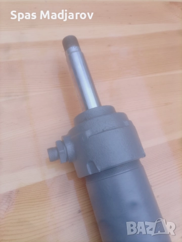 Хидравличен цилиндър , снимка 3 - Резервни части за машини - 52885915