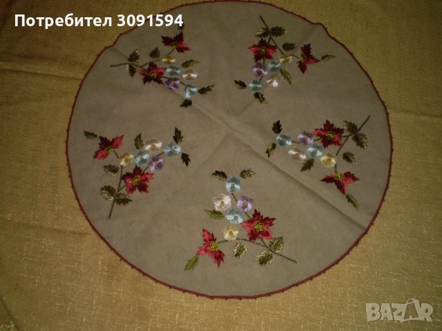 Винтидж  ретро покривка за маса с бродирани  цветя диаметър 72 см, снимка 8 - Антикварни и старинни предмети - 53177405