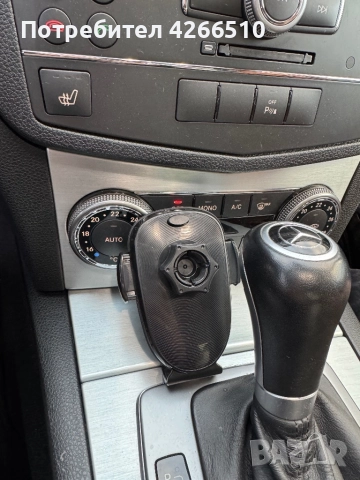 Поставка за телефон Мерцедес w204 mercedes c class специално за модела много стабилна  може и поотде, снимка 3 - Аксесоари и консумативи - 52803791