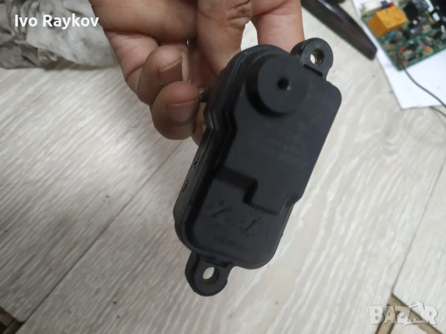 Моторче , капак резервоар за AUDI A1 A3 A6 A7 , 4L0862153C, снимка 2 - Части - 51015615