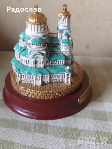 преспапие храм-паметник Александър Невски , снимка 2 - Декорация за дома - 49652059