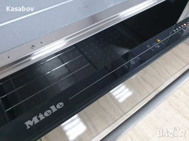 Miele Подгряващо Чекмедже с Дръжка за Вграждане в Кухня 29cm