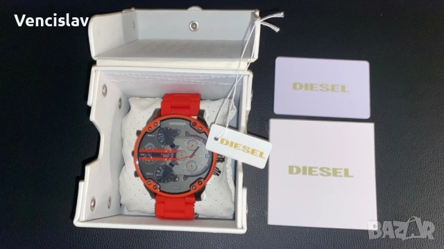ЧИСТО НОВ Diesel Mr.Daddy 2.0 Red/Gunmetal Watch, снимка 2 - Мъжки - 54139705