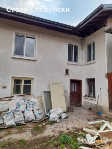 Къща в село Голяма Желязна  на 600м. От центъра и 2,5км от язовир сопжт, снимка 5 - Къщи - 53020020