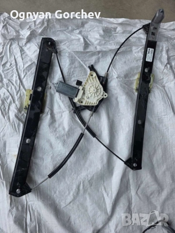 ВРАТА ДЯСНА AUDI Q5- готова за боя с пълен комплект части , снимка 4 - Части - 53985418