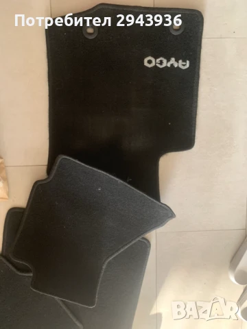 Оригинални стелки - Aygo II (2014–2022), снимка 2 - Аксесоари и консумативи - 51055076