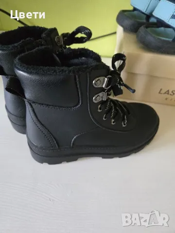 Боти и сандали 28 номер, снимка 2 - Детски сандали и чехли - 49429377