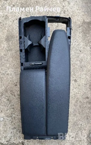 Подлакътник Мерцедес W212 w204 S204 C207 A207 S212, снимка 2 - Аксесоари и консумативи - 49734176