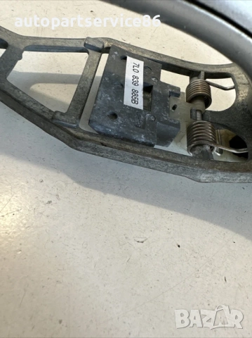 Външна дръжка за задна лява врата, сребриста за Volkswagen Touareg (08-2010) 7L0839885B, снимка 2 - Части - 54165453