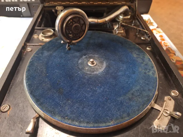 Ретро грамофон с манивела IMPERIAL, снимка 6 - Антикварни и старинни предмети - 50326376