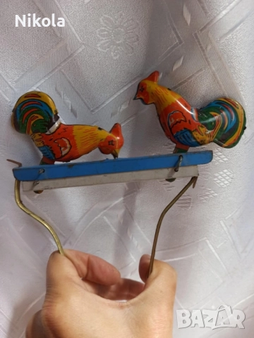Стара метална играчка, кълващи петли произведена 60-те години, снимка 3 - Антикварни и старинни предмети - 51856444