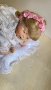 Сладка порцеланова кукла бебе с възглавница 