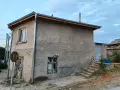 Двуетажна къща с ремонтиран покрив, двор и гараж в село Ябълково, обл Хасково, снимка 2