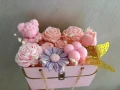 Кошничка с цветя от соев восък, снимка 2