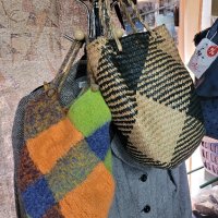 ОБЩА ЦЕНА !кошница от ратан+ плетена вълнена чанта , снимка 11 - Чанти - 44180417
