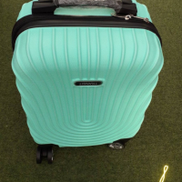 Стилен куфар с колелца за ръчен багаж с твърдо покритие 40/30/20см, снимка 3 - Куфари - 44777869