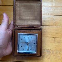 Швейцарски туристически часовник, снимка 1 - Антикварни и старинни предмети - 36973152