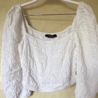 Bershka блуза, снимка 1 - Блузи с дълъг ръкав и пуловери - 42708016