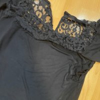 Черна блуза с дантела , снимка 2 - Тениски - 44464597