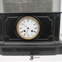 Френски часовник, снимка 1 - Антикварни и старинни предмети - 44716196