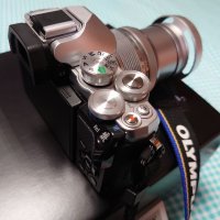 Фотоапарат Olympus OM-D E-M10 Mark III с обектив, филтър и батерии. 4K видео. Made in Japan , снимка 6 - Фотоапарати - 40003256