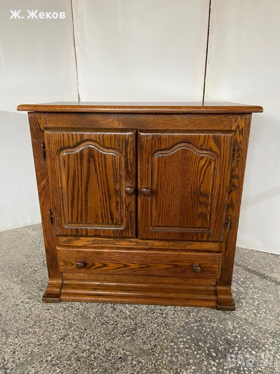 Масивен шкаф, снимка 1