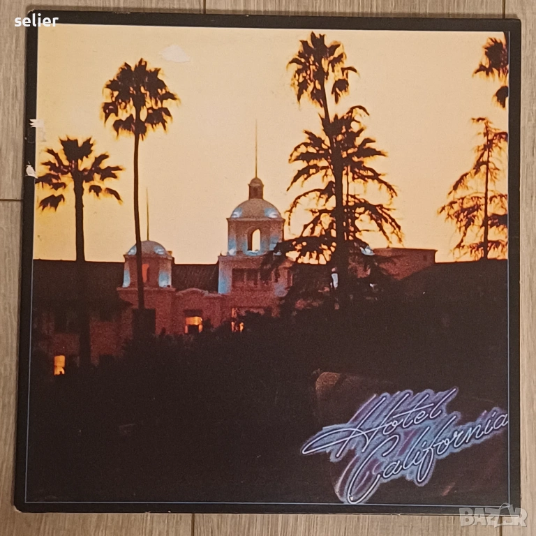 Eagles ‎– Hotel California Издание 🇬🇧 UK 1976г -GATEFOLD Състояние на винила:NEAR MINT Състояние н, снимка 1