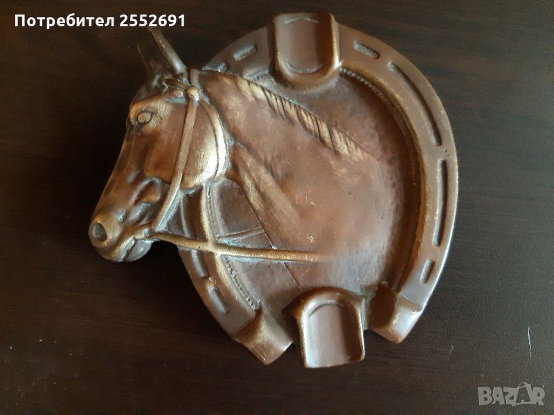 Пепелник , снимка 1