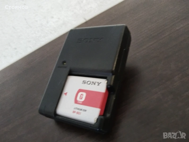 Зарядно SONY BC-CSGC и нова батерия SONY NP-BG1 , снимка 1