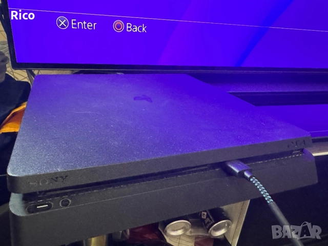 PS4 Slim 1 TB, снимка 1