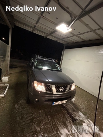 Nissan Navara 2.5 dCi 4x4 – Пълен пакет, хардтоп, снимка 3 - Автомобили и джипове - 53930046