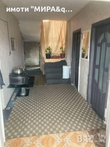 Двуетажна къща с дворно място в с.Иваново,обл. Хасково, снимка 6 - Къщи - 53971767
