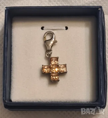 Висулка малък кръст със светло розови камъни сребро 925, снимка 2 - Колиета, медальони, синджири - 49296550