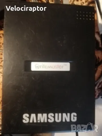 Външна CD-DVD RW записвачка Samsung, снимка 4 - Други - 49924370
