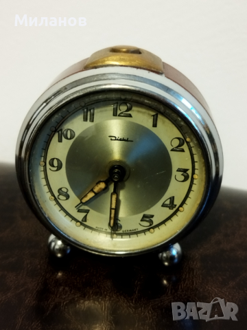 Стар механичен будилник, настолен часовник, снимка 1 - Антикварни и старинни предмети - 44611042