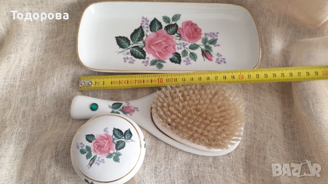 Порцеланов козметичен комплект- 3 броя, снимка 4 - Антикварни и старинни предмети - 54091671