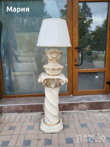 Красива барокова колона с лампа 095