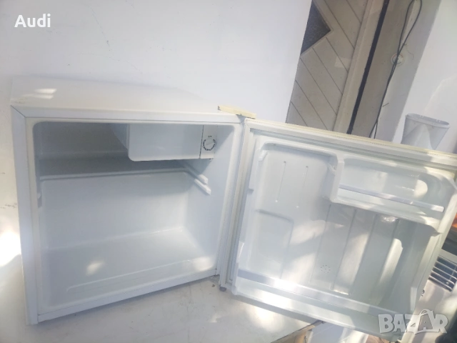 Хладилник тип мини бар BOMANN 50литра за охлаждане на храна и напитки