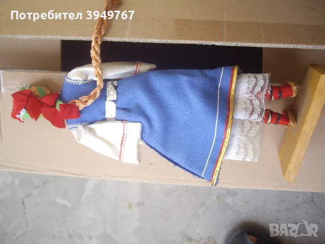 Стара  декоративна кукла., снимка 2 - Статуетки - 47451239