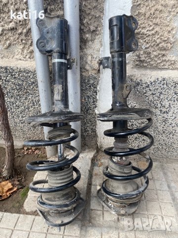 Кола на части toyota corolla 2004 година сив седан, снимка 3 - Части - 38880603