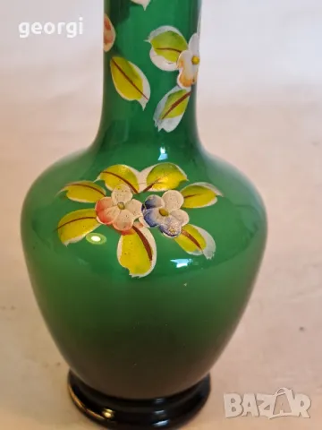 стъклена изрисувана вазичка от зелено стъкло 22/3, снимка 2 - Вази - 49195265