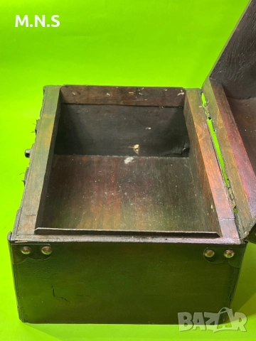 Дървен Ретро Куфар, снимка 8 - Антикварни и старинни предмети - 52848267