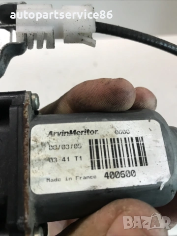 Стъклоповдигач с мотор за предна дясна врата за Nissan Almera N16 (2006) 400600, снимка 2 - Части - 54313030
